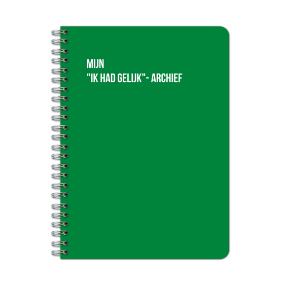 Groen notitieboek met spiraal, tekst op voorkant; humoristisch ontwerp.