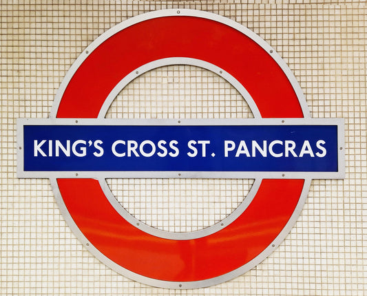 king's cross st. pancras sign