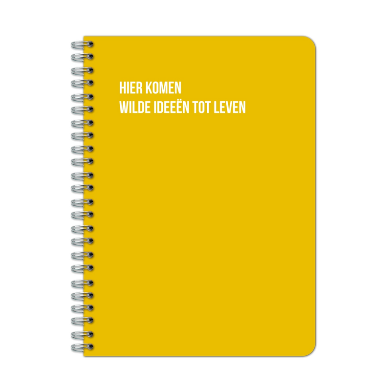 Gele spiraalnotitieboek met witte tekst Hier komen wilde ideeën tot leven op de omslag.
