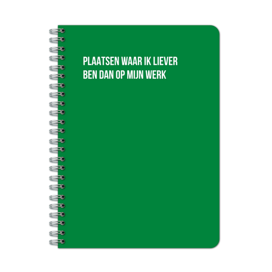 Groen notitieboek met spiraalbinding en humoristische tekst op de voorkant, ideaal voor dagelijks gebruik.