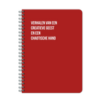 Rood schrift met spiraalbinding en witte tekst op de voorkant.